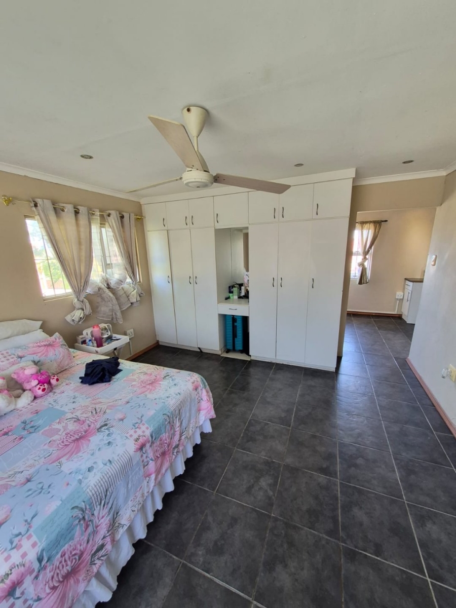 5 Bedroom Property for Sale in Haven Hills Eastern Cape